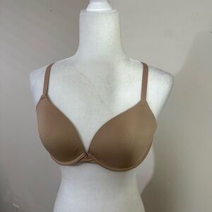 Flirtitude sz 38B bra underwire tan moderate padding  Smooth cups